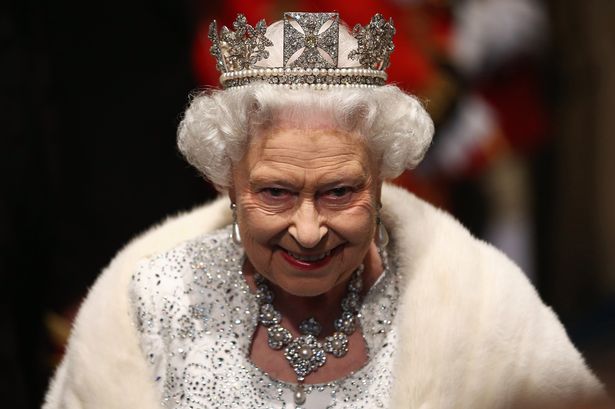 Megünnepelték a brit uralkodó 90. születésnapját