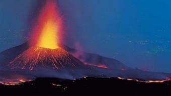 Kitört az Etna - Lezárták a szicíliai légtér felét