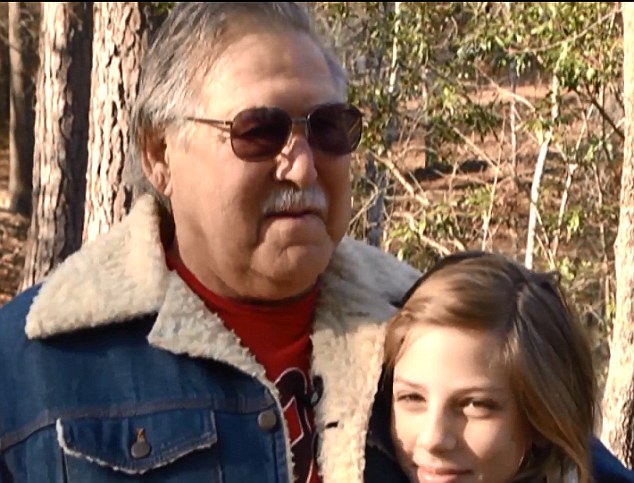 Tízéves kislány vezetett haza, hogy megmentse a nagyapja életét