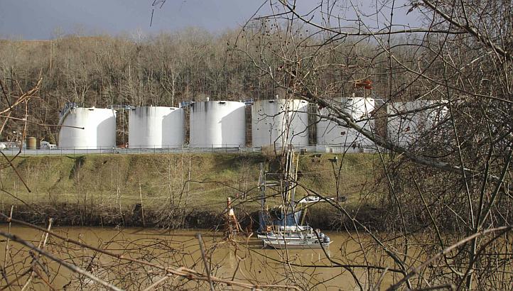 Veszélyes anyag miatt maradtak víz nélkül 300 ezren Nyugat-Virginiában