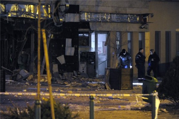 Felrobbantottak egy bankot Budapesten! Megindult a bankok elleni támadás!?