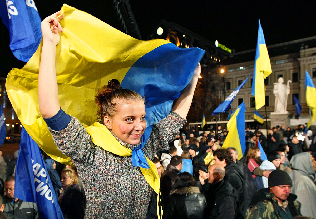 Ukrán válság - Gumiabroncsokat égetnek a Majdanon maradt tüntetők, és nem akarnak távozni
