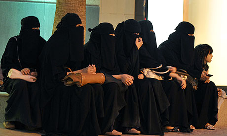 Nőket bérelnek fel Szaúd-Arábiában, hogy játsszák el a feleségeket