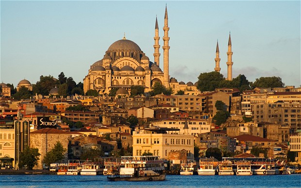 A török hatóságok megnyitották a Boszporusz tengerszorost a tartályhajók előtt