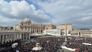 Szentté avatás - Teljesen megtelt a Szent Péter tér és a Vatikán környéke (2.rész)