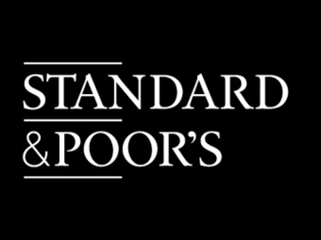 Pénteken vizsgálja a magyar adósosztályzatot a Standard & Poor's