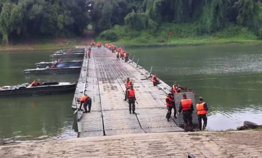 Hídépítés és bontás 2 órán belül  - megdöbbentő videó