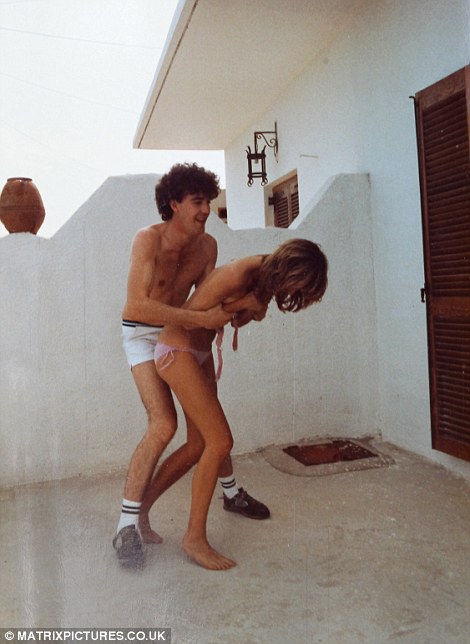 Jeremy Clarkson fiatalkoráról készült intim fotók 