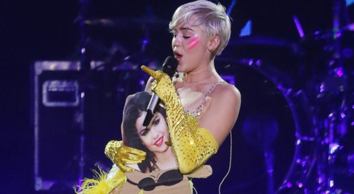 Miley Cyrus durván megalázta a legjobb barátnőjét