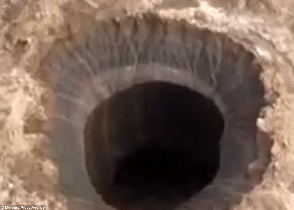 Hatalmas kráter nyílt a földben Szibériában - videó!