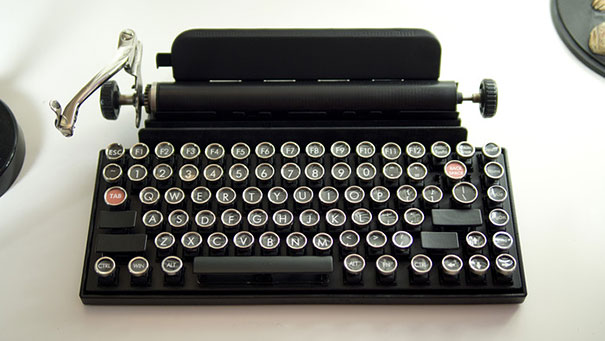 Elképesztő írógép által inspirált billentyűzetet mutattak be