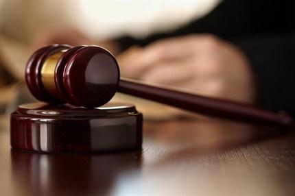 Tizenkét év fegyházra ítéltek gyermekei szexuális bántalmazása miatt egy Vas megyei férfit