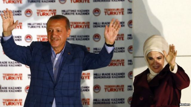 Recep Tayyip Erdogan nyerte az elnökválasztás első fordulóját
