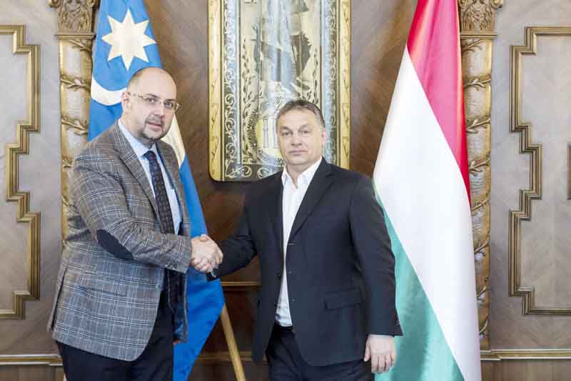 A romániai elnökválasztásról és a Fidesz-RMDSZ kapcsolatok erősítéséről tárgyalt Orbán Viktor Kelemen Hunorral