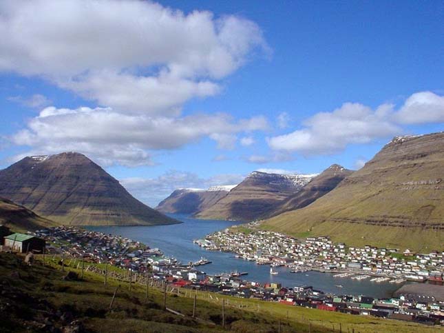 A Feröer-szigetek gyönyörű városa Klaksvík