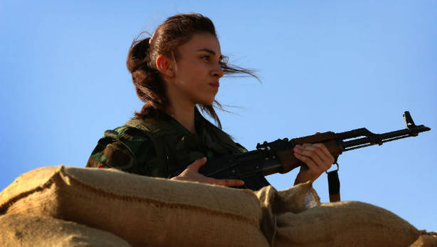 Kurd nő robbantotta fel magát, amivel megölt több ISIS harcost