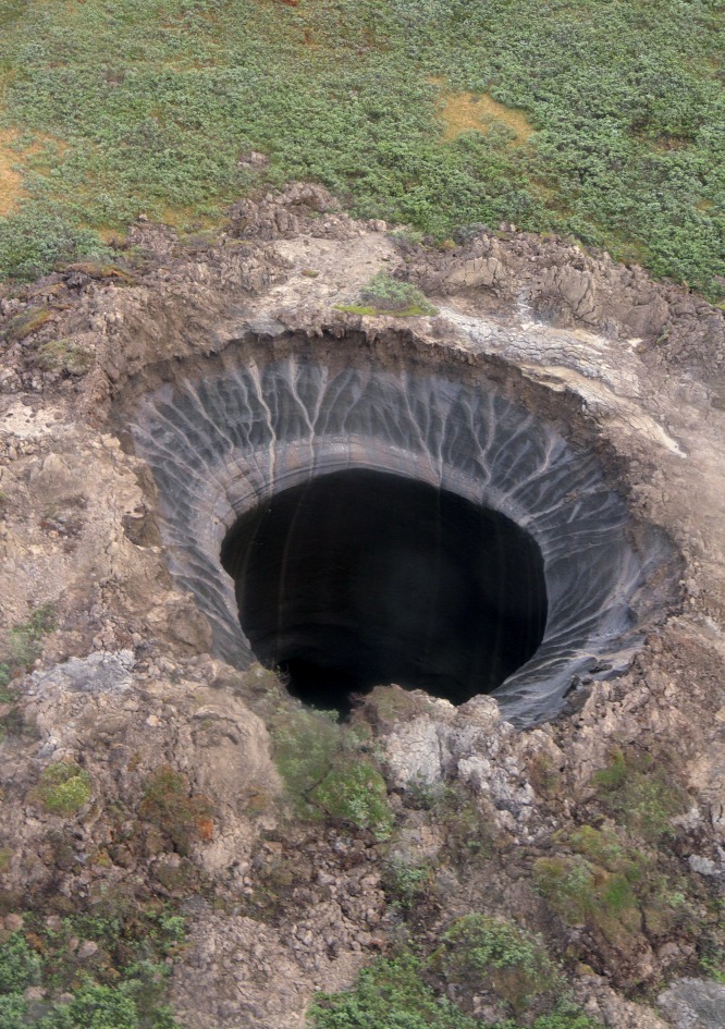 Átvizsgálták a rejtélyes szibériai kráter belsejét