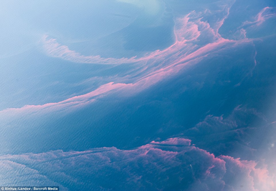 Fantasztikus légi fotók a vörös dagályról Kína partjainál