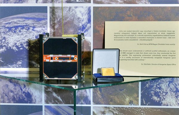 A Masat-1 makettje a Magyar Nemzeti Múzeumba került