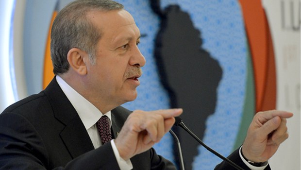 Élesen bírálta Erdogan a két kormánykritikus török újságírót támogató diplomatákat