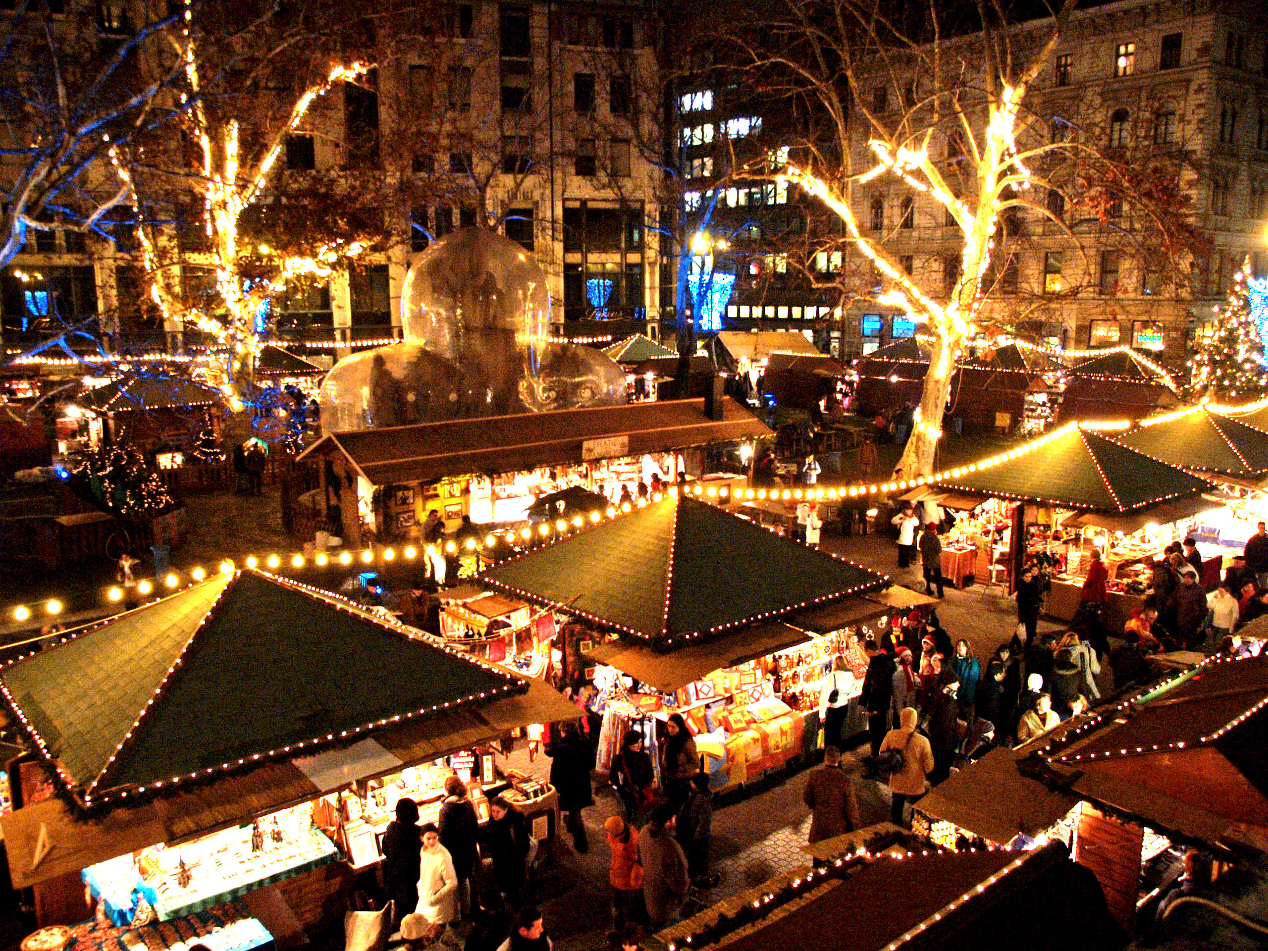 Magyar ízek karácsonyi vására az Erzsébet téren