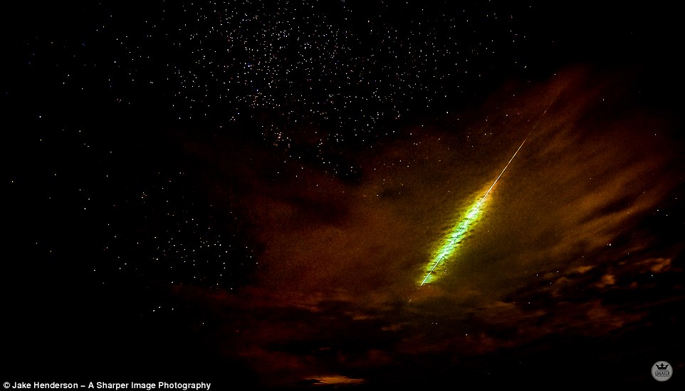 Csodálatos képek a Geminidiákról - percenként 100 hullócsillagot számoltak  