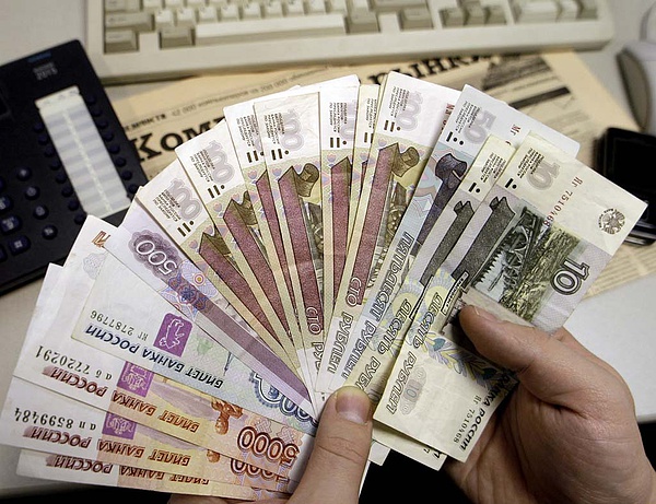 Esik a rubel árfolyama, csökkennek a moszkvai tőzsdeindexek