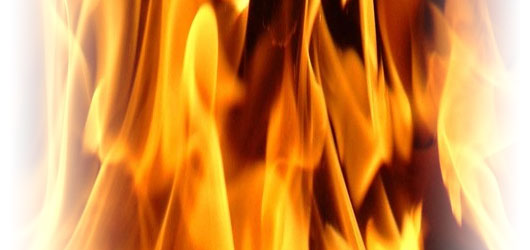 Kiégett egy családi ház melléképülete Maglódon, egy ember életveszélyesen megégett