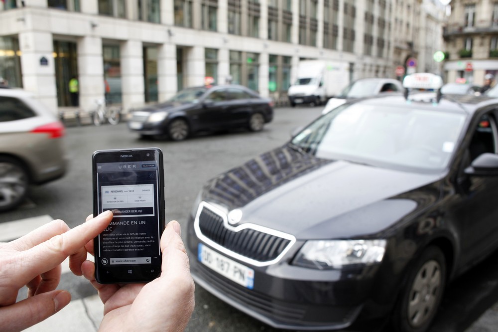 Franciaországban betiltják az Uber szolgáltatást