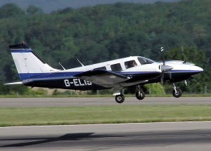 7 éves kislány élte túl a földbe csapódó repülőgép szerencsétlenséget