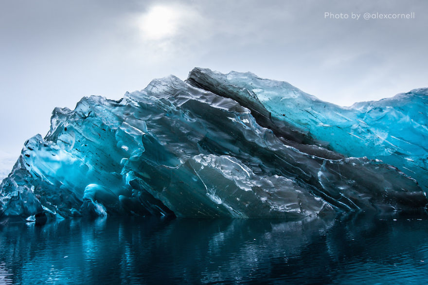 Csodás fotók egy különleges jéghegyről