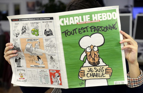 Kollégáinak halálából hasznot húzó Charlie Hebdo 5 milliomodik számát adta ki a Liberation oltalmában! – videó