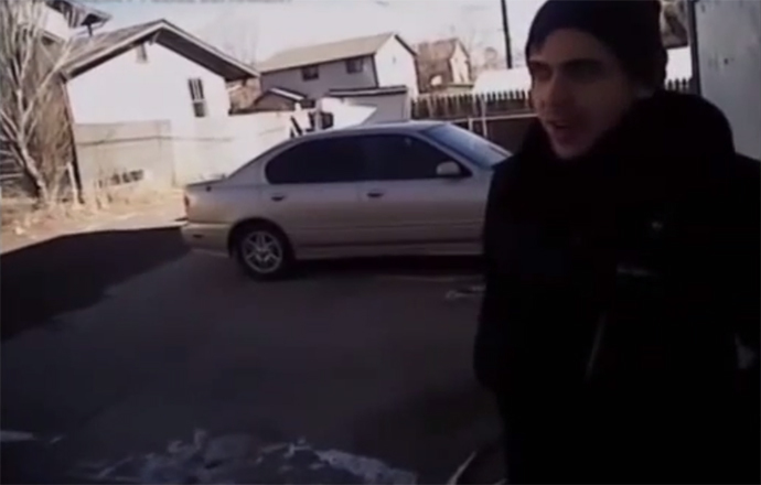 Testkamerája készített megrázó felvételt a rendőr lelövéséről! –videó