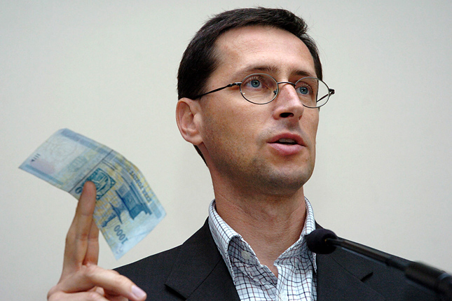 Varga: Magyarország európai összehasonlításban élen jár az adósságcsökkentésben
