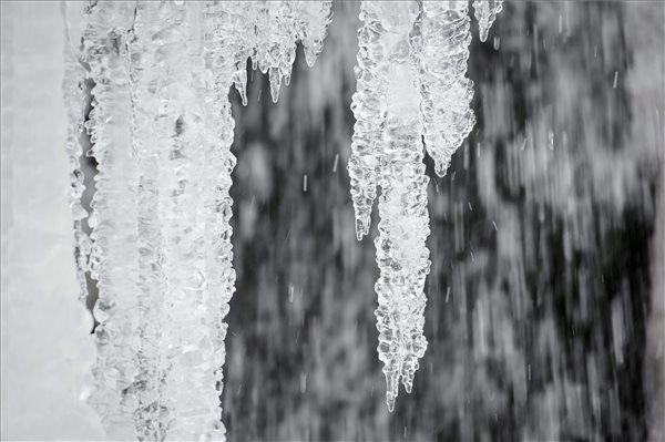 Tél - Az Ilona-völgyi vízesés