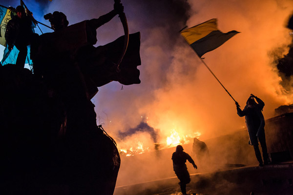 Ukrán válság - Kijevben felvonulással és imával emlékeztek a Majdan-tüntetések áldozataira