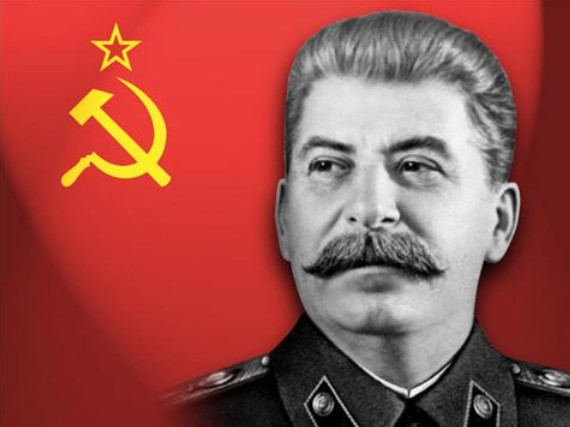 Sztálin ezen a napon halt meg saját vizeletében fekve – videók