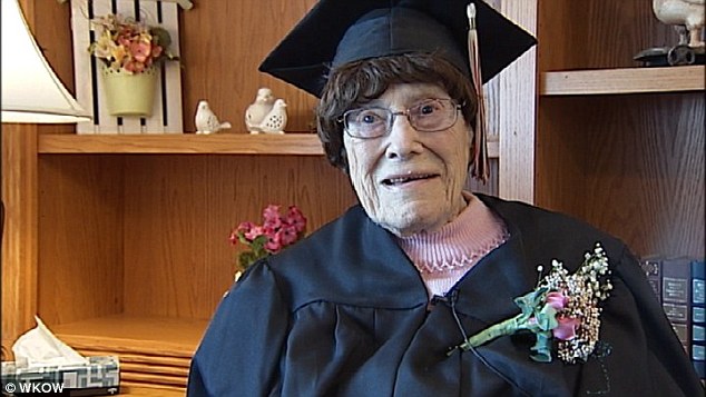 A 103 évesen asszony főiskolára akar járni