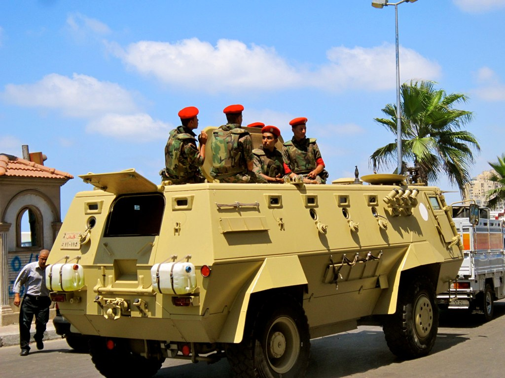 Nagyszabású hadgyakorlatokat tart Rijád és Kairó Szaúd-Arábiában