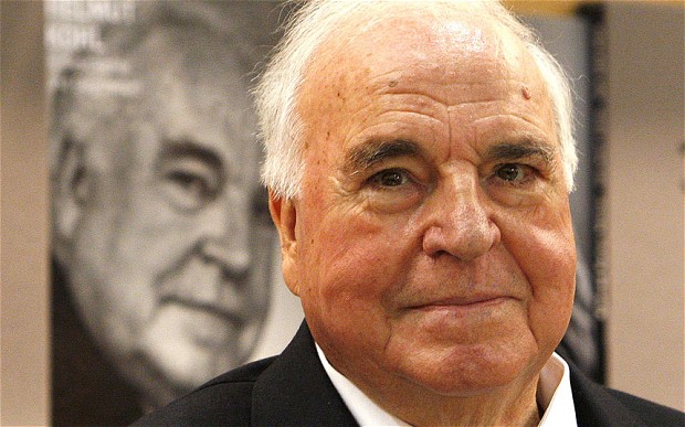 Helmut Kohl, a német egység kancellárja 85 éves