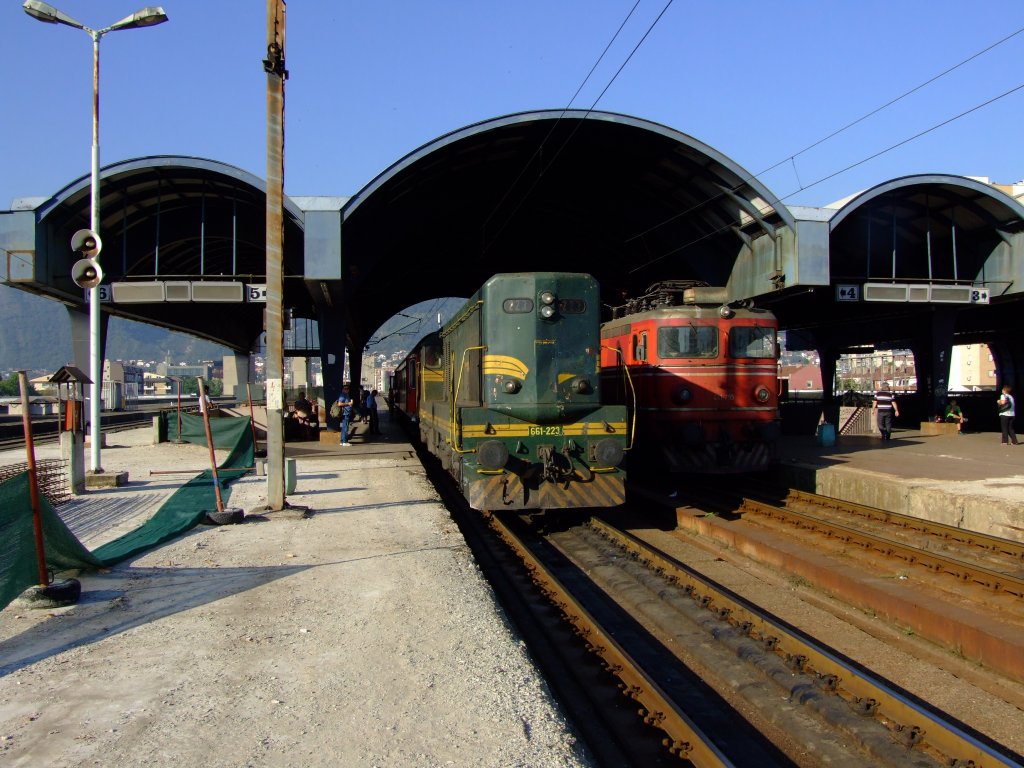 Illegális bevándorlókat ütött el egy vonat Macedóniában, sokan meghaltak