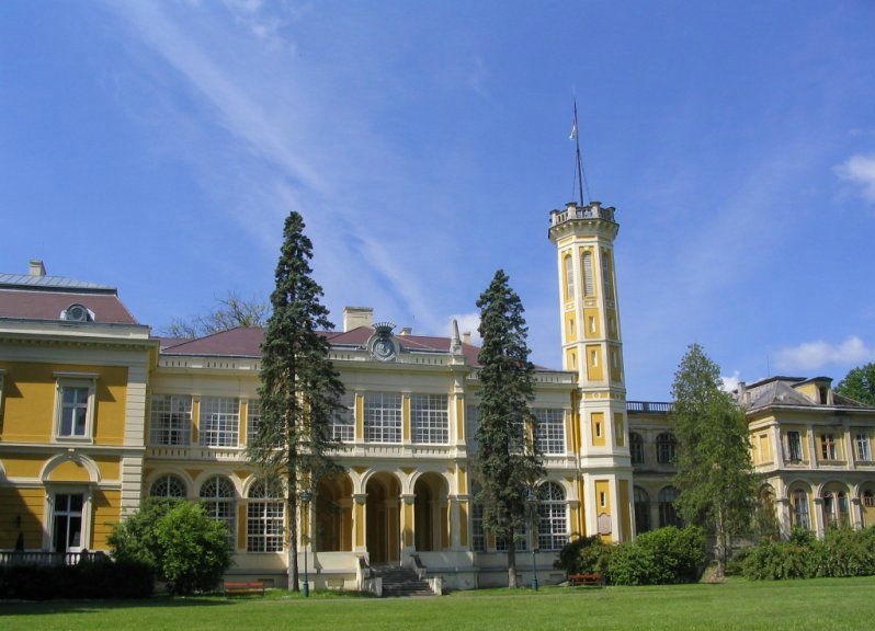 Befejeződött a füzérradványi Károlyi-kastély parkjának rekonstrukciója