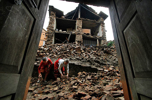 Nepáli földrengés - Szeizmológus: még hónapokig várhatók utórengések