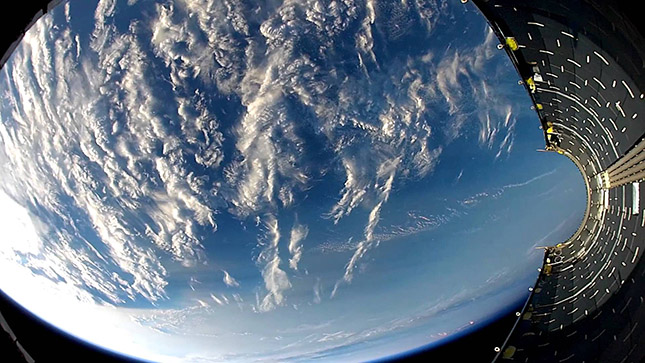 Űrtörmelék szemszögéből nézve, Föld felé robog a hulladék! – videó