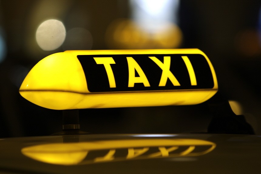 Taxist vettek őrizetbe Zalában embercsempészés miatt