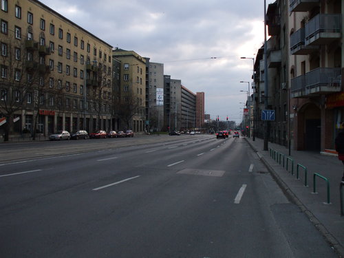 Hétfőn kezdődik a fővárosi Kőrösi Csoma Sándor út egy szakaszának felújítása