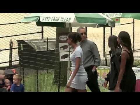 Obama sétált lányaival a Central Parkban sokak döbbenetére
