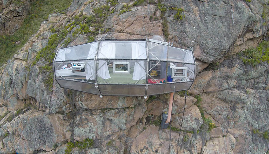 Hihetetlen átlátszó sátor 122 méterrel a talaj felett