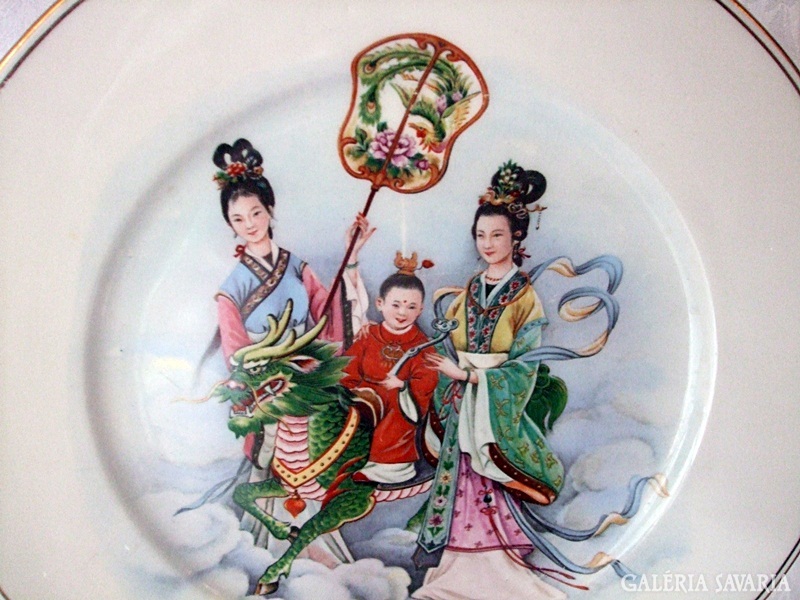 Hatszáz éve selejtnek minősített porcelánokat állítottak ki Pekingben