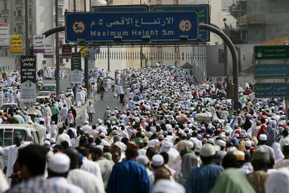 Közel kétmillió muzulmán gyűlt össze Mekkában, hogy megkezdje az éves zarándoklatot